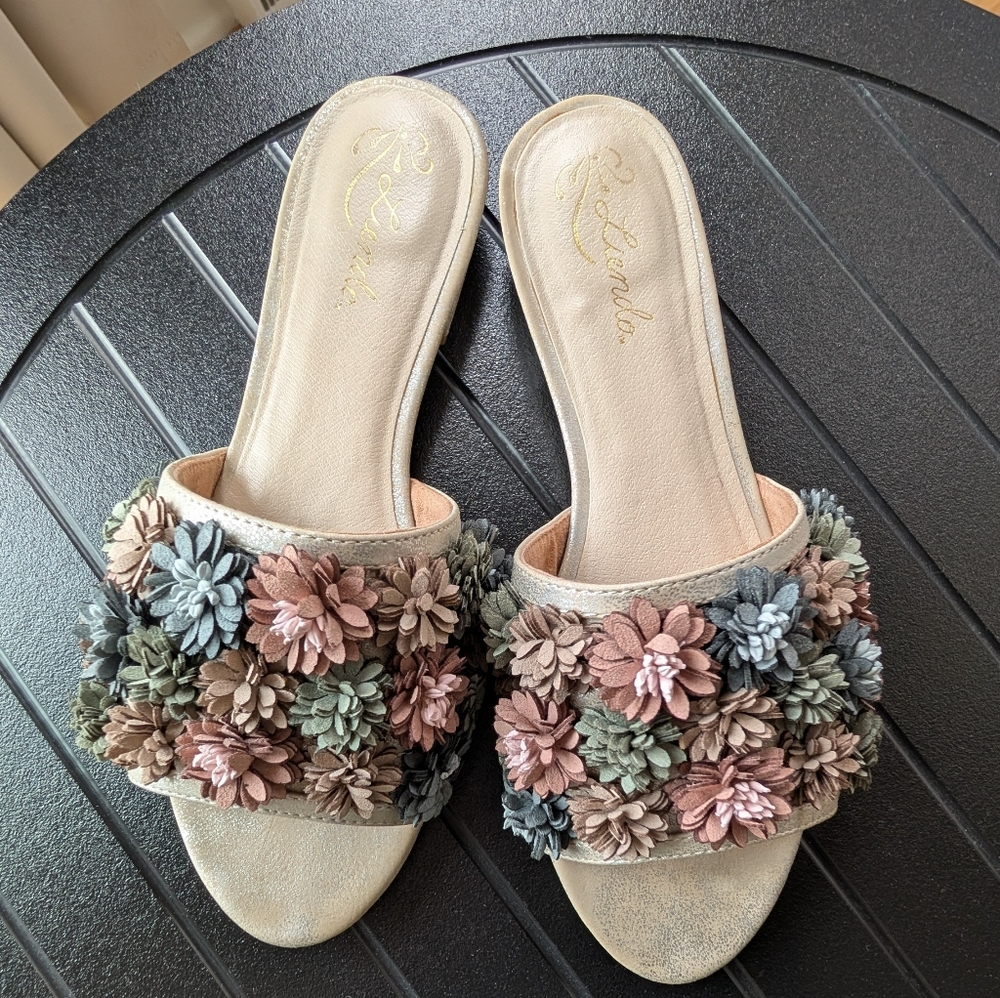 Liendo Rioja Floral Slides - Picture 3 of 11